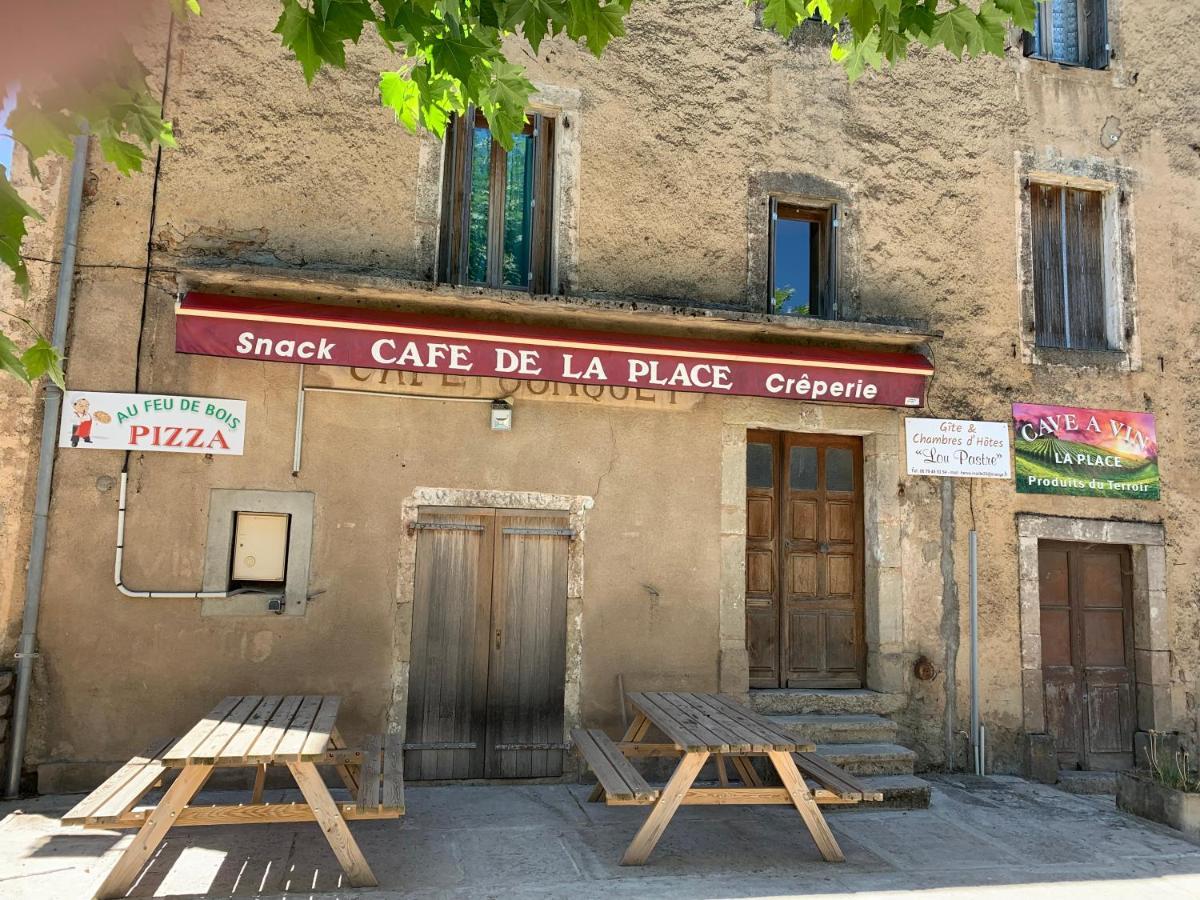 Cafe De La Place Gite & Chambres D'Hotes "Lou Pastre" Lanuejols  Bagian luar foto