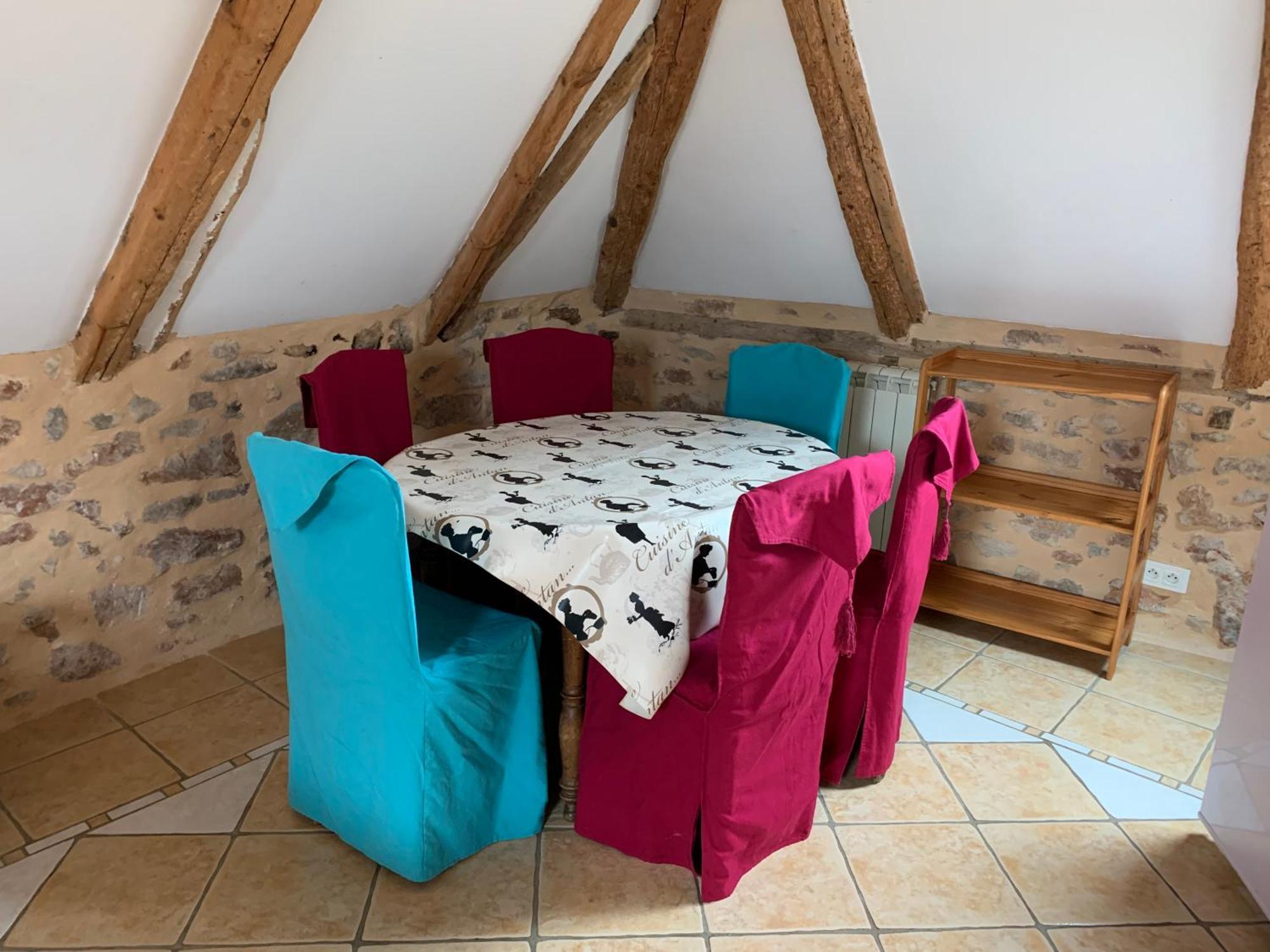Cafe De La Place Gite & Chambres D'Hotes "Lou Pastre" Lanuejols  Bagian luar foto